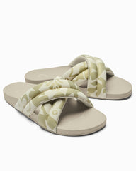 OluKai® Hila Sandals