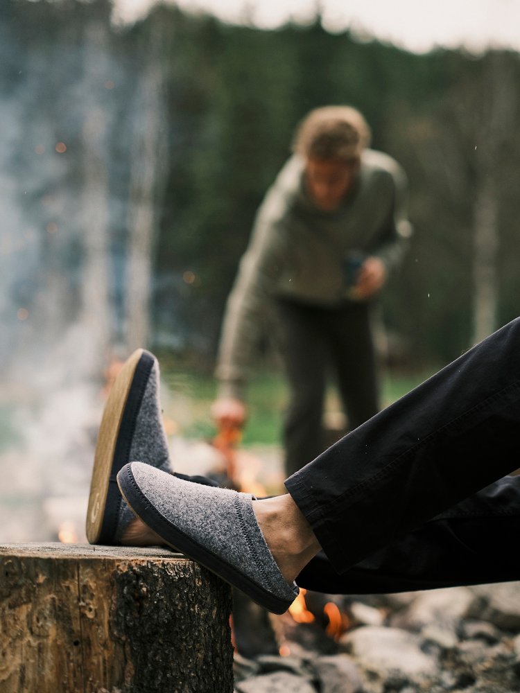 OluKai® Hāmani Hulu Felt Mules