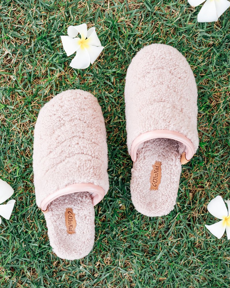 OluKai® Pūpū Mua Fuzzy Slippers