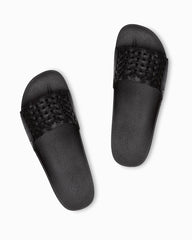 OluKai® Kāmola Sandals