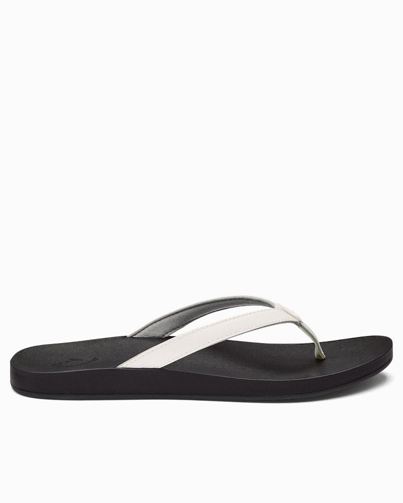 OluKai® Puawe Sandals