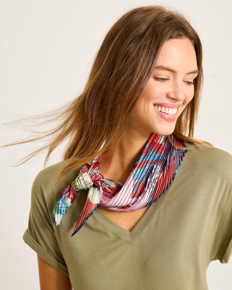 Amaryllis Pleated Diamond Scarf