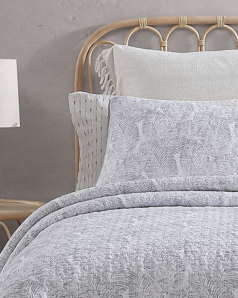 Water Leaves 2-Piece Twin Quilt Set