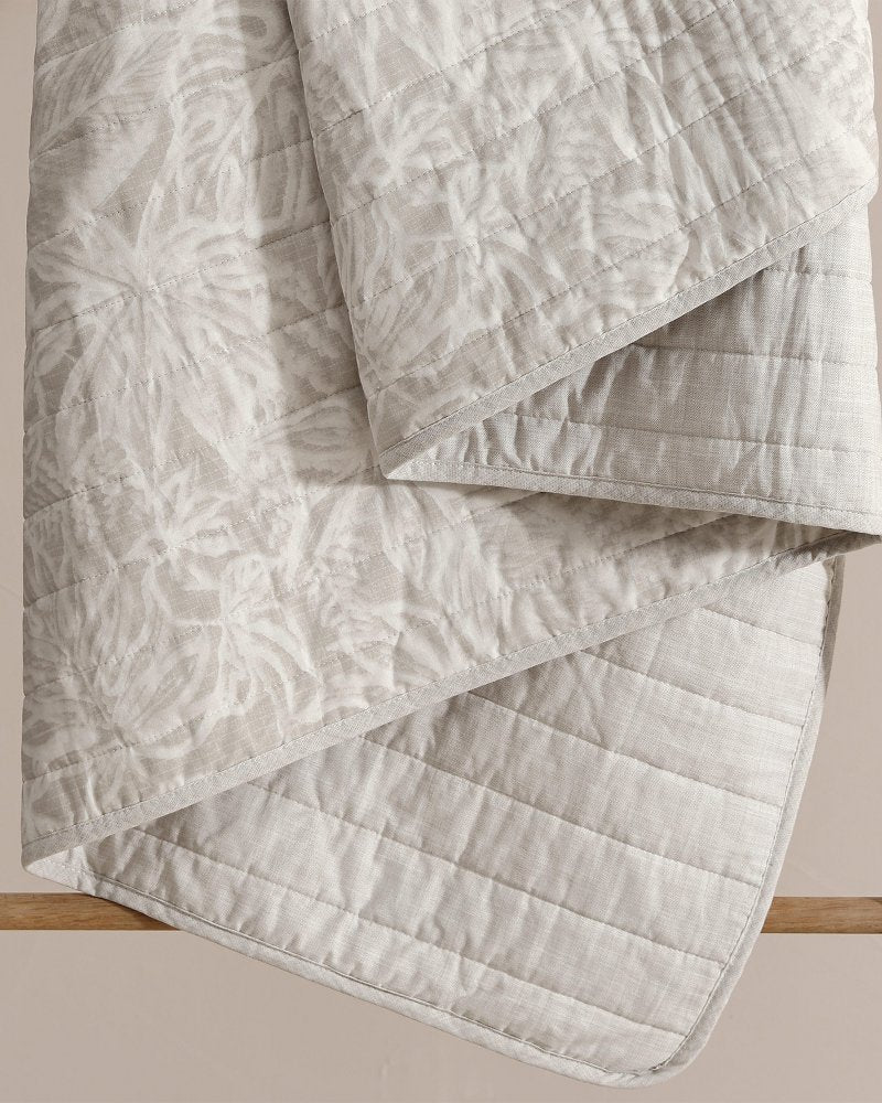 Ocean Deep Reversible 3-Piece Full/Queen Quilt Set