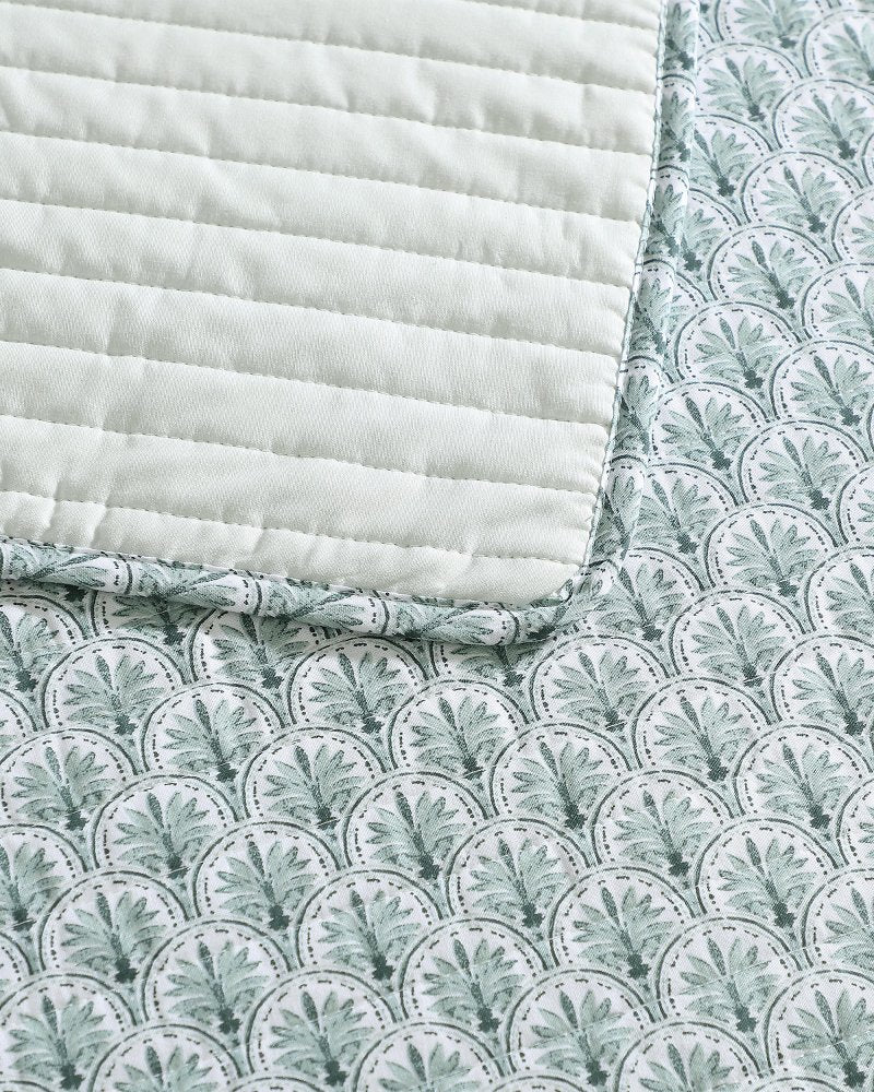 Coastal Batik 3-Piece King Quilt Set